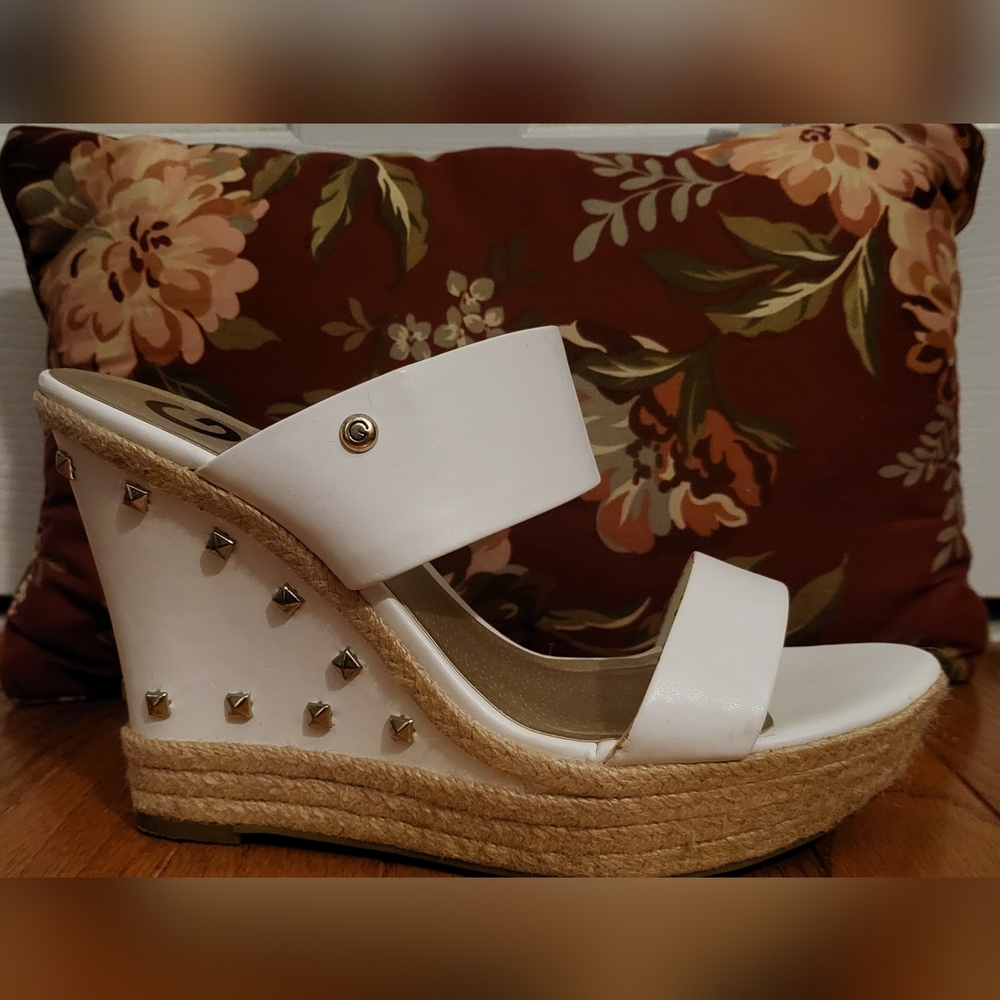 GUESS WEDGES SANDALS size 10 M